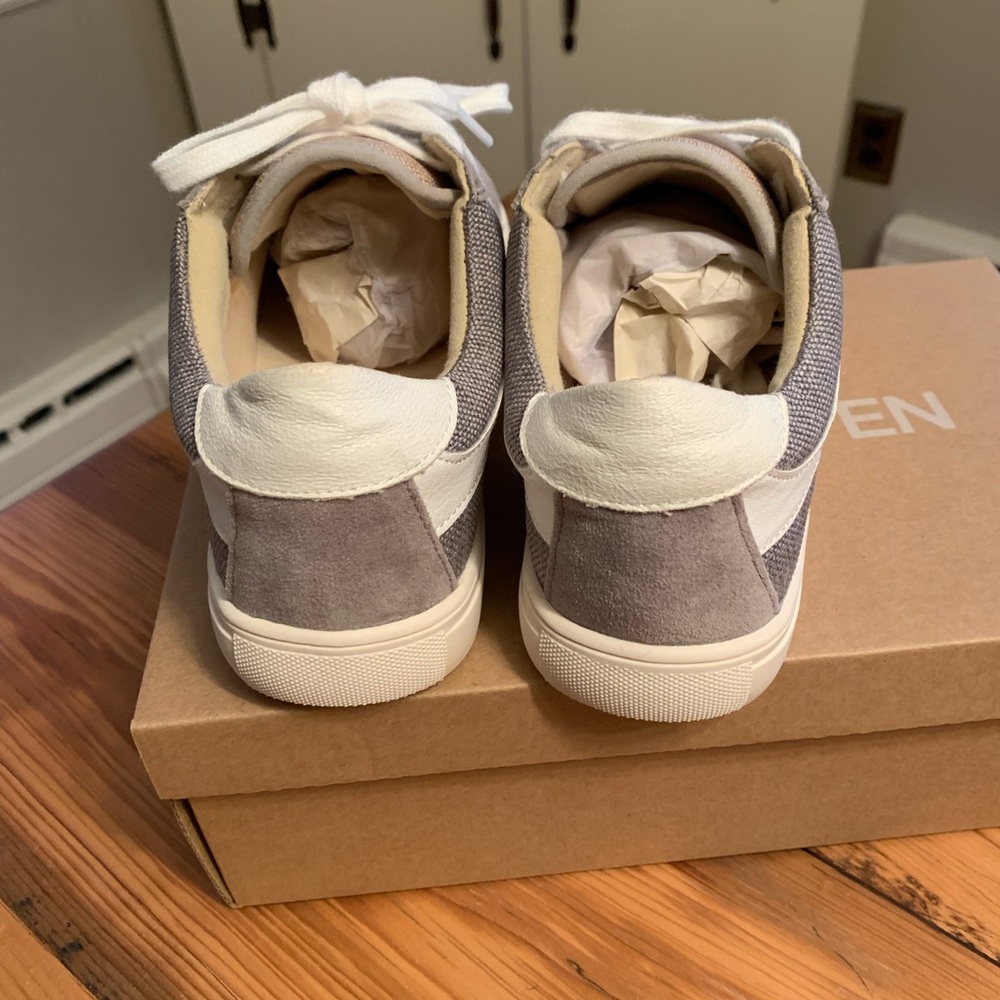Women’s White Raven Sneakers - Picture 3 of 5
